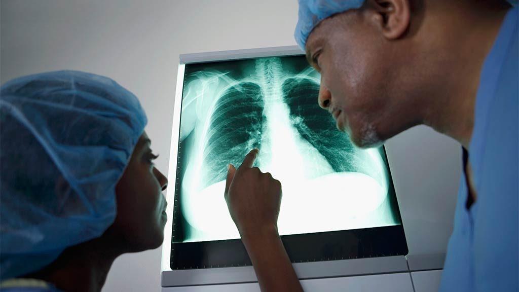 medicos looking at xray