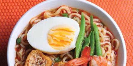 bowl of noodles with vegetable prawn and egg