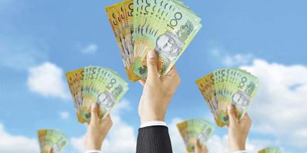 mortgage brokers hands holding money