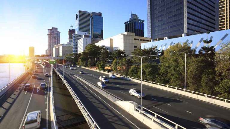 cars_on_busy_brisbane_city_street