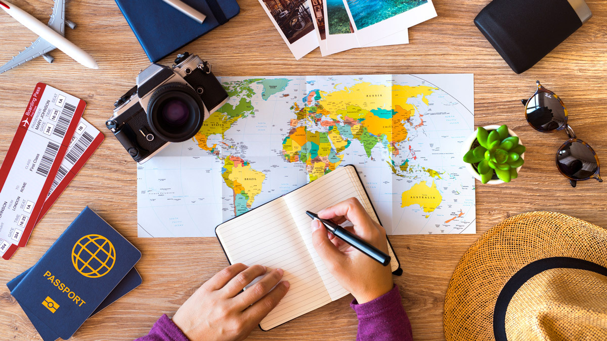making_a_checklist_before_travel