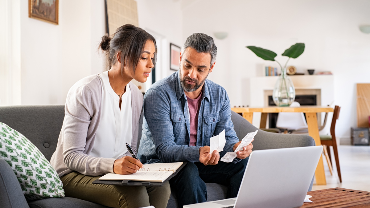 couple_applying_for_a_loan