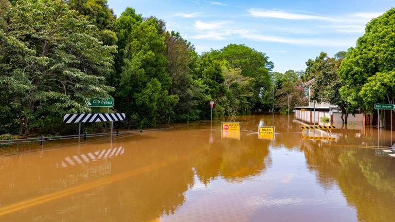 flood_waters_in_australia