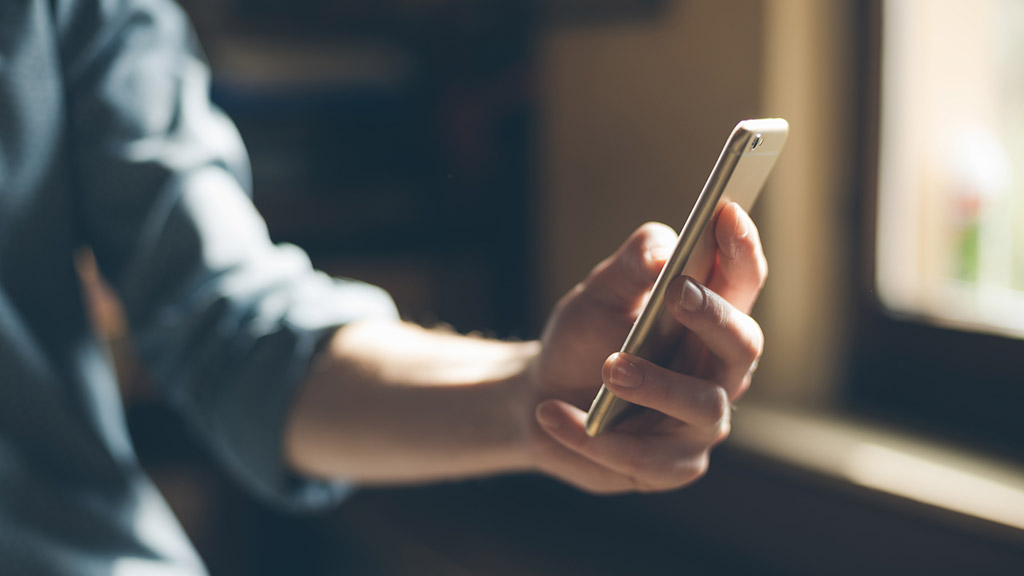 Man using an iphone