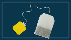 tea_bag_isolated_on_blue_taste_test_
