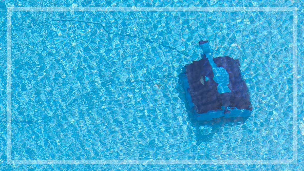robotic_pool_cleaner_cleanig_bottom_of_pool