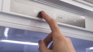 setting the temperature on a fridge