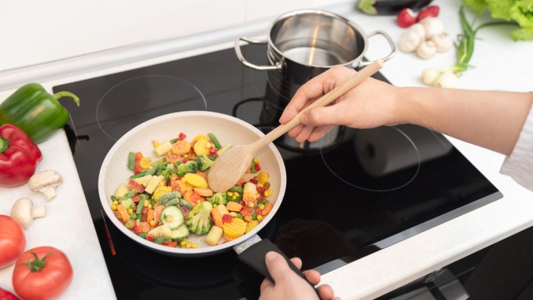 cooking_on_an_induction_cooktop